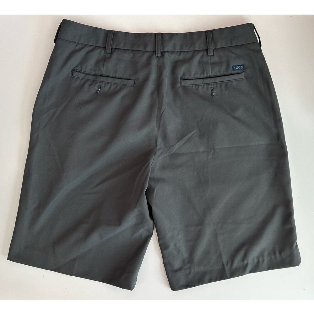 Izod Lightweight Solid Flat Front Dark Gray 10.5" Inseam Men Chino Short Size 33 - Picture 2 of 8